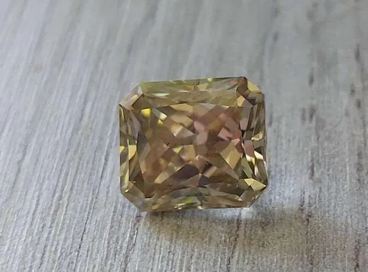 Муассанит 4.66 ct VVS1 10 х 9 мм (53175) - Фото 5 Муассанит 4.66 ct VVS1 10 х 9 мм (53175) - изображение 5