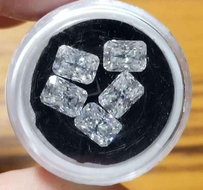 Муассанит белый радиант 1 ct 5 х 7 mm (78278) - изображение 2