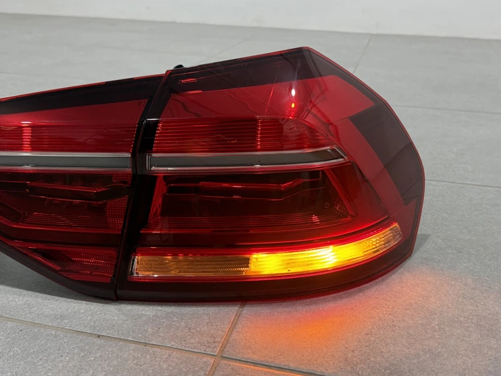 Задні LED ліхтарі Volkswagen Passat B8 USA 2015-2019 (ЖОВТИЙ ПОВОРОТНИК) для Volkswagen Passat B8 USA 2016-2019 (9764) - зображення 6