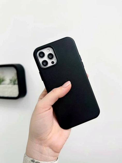 Чохол Leather Case PU з MagSafe для iPhone 16 захисний чорний із мікрофіброю всередині - Фото 3 Чохол Leather Case PU з MagSafe для iPhone 16 захисний чорний із мікрофіброю всередині - зображення 3