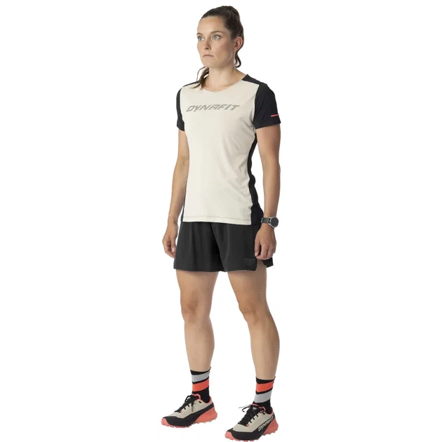 Футболка Dynafit Alpine 2 S/S Tee Wmn жіноча 7961 бежева/чорна M - Фото 4 Футболка Dynafit Alpine 2 S/S Tee Wmn жіноча 7961 бежева/чорна M - изображение 4
