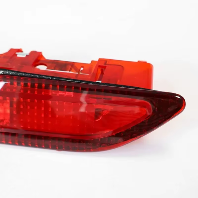 Центральний стоп-сигнал на Ford Mondeo MK4 (2007-2010) - зображення 8