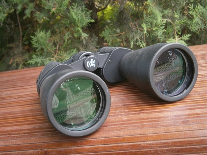 Бінокль Bushnell 60x90 7187 з чохлом, збільшення 60-90 крат, об'єктив 50 мм, поле зору 100 м на 1000 м, прогумований ударостійкий корпус, для полювання, риболовлі та туризму - зображення 6
