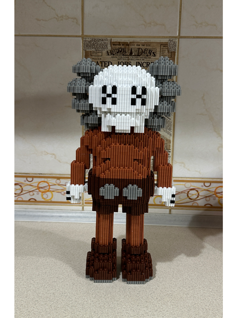 Конструктор 3д для взрослых и детей ArcaneBrick "Kaws Companion" 35см сборный блочный конструктор в форме 3D дизайнерская фигурка - изображение 10