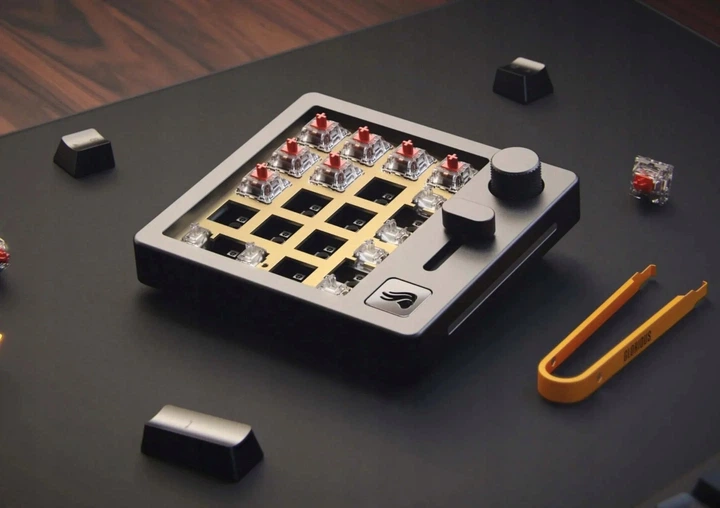 Накладка Glorious GMMK Numpad Brass Switch Plate (GLO-ACC-NP-SP-B) - зображення 2