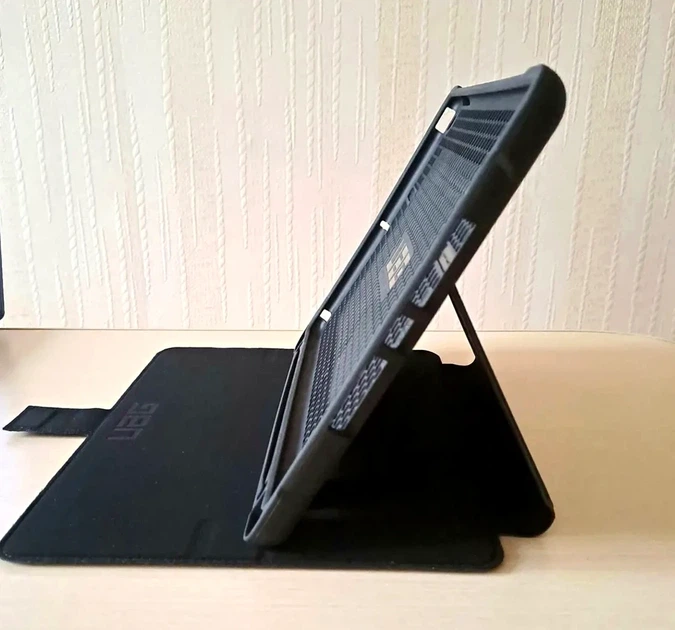 Чохол UAG Metropolis для iPad Pro 9.7 захисний чохол-книжка з кріпленням для стілуса колір Comuflage Orange - Фото 6 Чохол UAG Metropolis для iPad Pro 9.7 захисний чохол-книжка з кріпленням для стілуса колір Comuflage Orange - зображення 6
