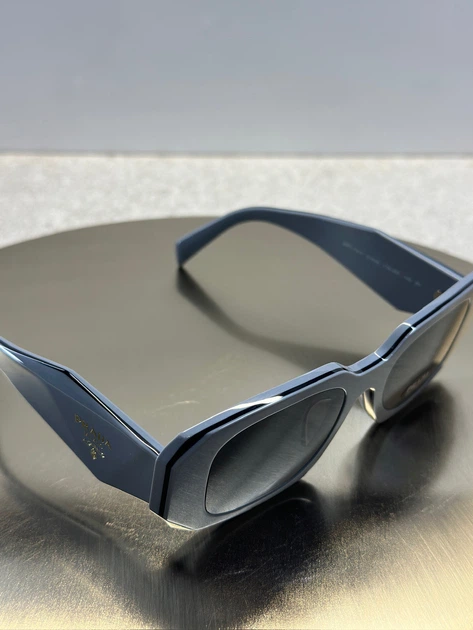 Солнцезащитные очки Prada Symbole SPR 17W-F 11N-09T Tortoise/Grey - Фото 8 Солнцезащитные очки Prada Symbole SPR 17W-F 11N-09T Tortoise/Grey - изображение 8