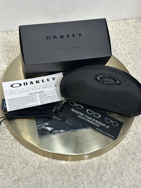 Сонцезахисні окуляри Oakley Holbrook OO9102-F5 Matte Black/Prizm Grey - Фото 8 Сонцезахисні окуляри Oakley Holbrook OO9102-F5 Matte Black/Prizm Grey - зображення 8