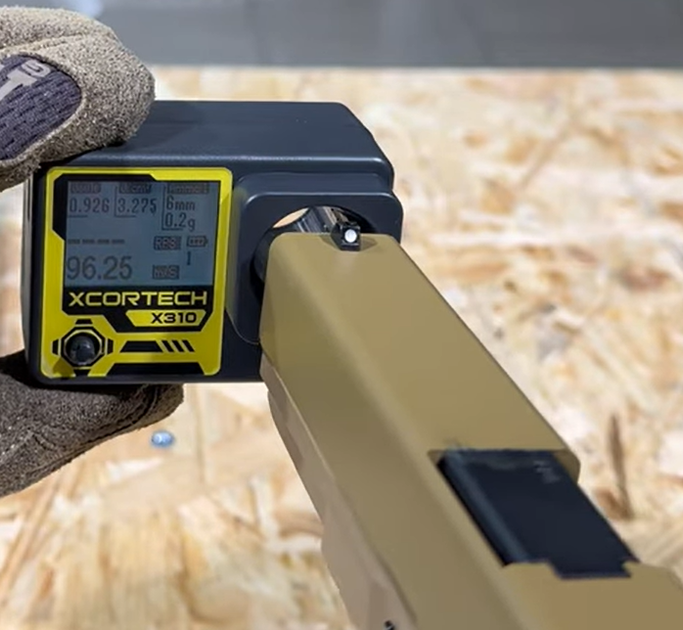 Автоматичний страйкбольний пістолет Глок Glock G17 Vigor VG1-Tan Stippling Version газовий з імітацією віддачі 6 мм Кайот - изображение 4
