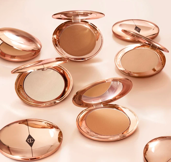Компактная мини пудра-вуаль Charlotte Tilbury Mini Airbrush Flawless Finish Micro-Powder 1 Fair 0.8 г - изображение 2