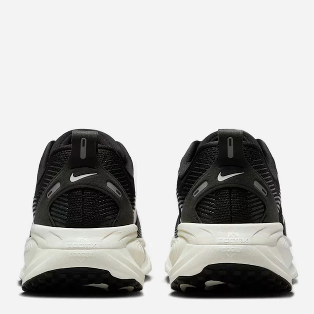 Жіночі кросівки для бігу Nike W Vomero 18 HM6804-005 35.5 (5US) Чорні (197863393582) - зображення 5