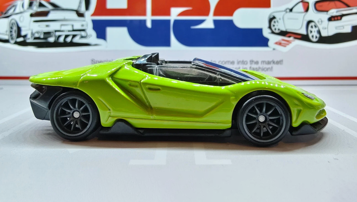 Машинка Базовая Hot Wheels '16 Lamborghini Centenario Roadster Exotics 1:64 JJK74 Green - изображение 4