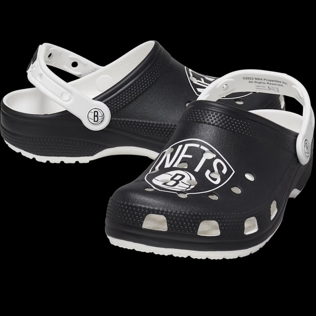 Шльопанці клоги NBA™ Brooklyn Nets Classic Clog 39 - Фото 1 Шльопанці клоги NBA™ Brooklyn Nets Classic Clog 39 - зображення 1
