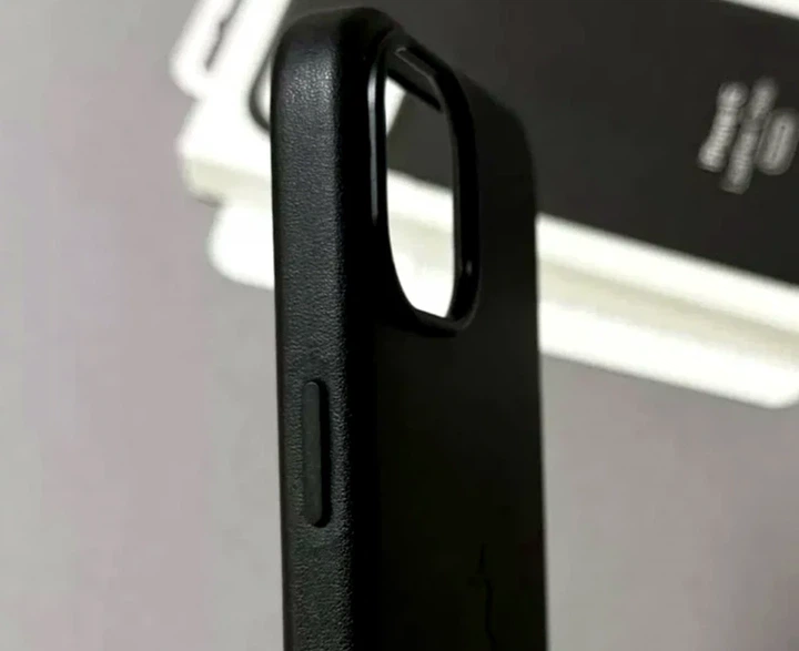 Чехол Leather Case с MagSafe для iPhone 14 кожзам черный с защитой от брызг - Фото 6 Чехол Leather Case с MagSafe для iPhone 14 кожзам черный с защитой от брызг - зображення 6