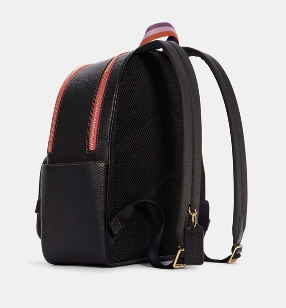 Жіночий рюкзак Coach Court Blocked Signature Canvas Backpack With Souvenir Patches C6920 - Фото 2 Жіночий рюкзак Coach Court Blocked Signature Canvas Backpack With Souvenir Patches C6920 - зображення 2
