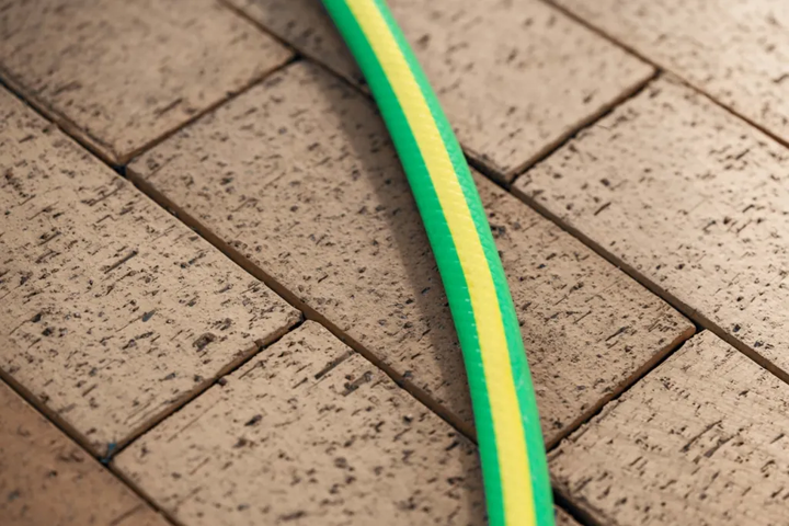 Шланг для поливу садовий 2Е AquaFlex Emerald Pro 3/4" 20 бар 20м Зелений/Жовтий (2E-GHE34ED20) - Фото 5 Шланг для поливу садовий 2Е AquaFlex Emerald Pro 3/4" 20 бар 20м Зелений/Жовтий (2E-GHE34ED20) - зображення 5