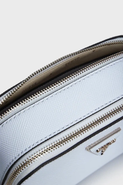 Жіноча блакитна сумка NOELLE CROSSBODY CAMERA Guess OS HWZG7879140 - Фото 6 Жіноча блакитна сумка NOELLE CROSSBODY CAMERA Guess OS HWZG7879140 - зображення 6