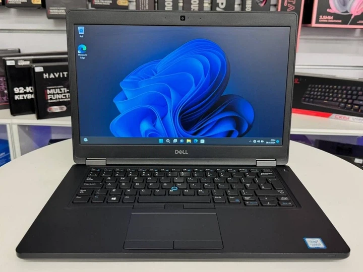 Ноутбук Dell Latitude E5470 / 14" (1366х768) TN / Intel Core i5-6300U (2 (4) ядра по 2.4 - 3.0 GHz) / 8 GB DDR4 / 256 GB SSD / Intel HD Graphics 520 / WebCam / Win 10 Pro - Б/В - зображення 6
