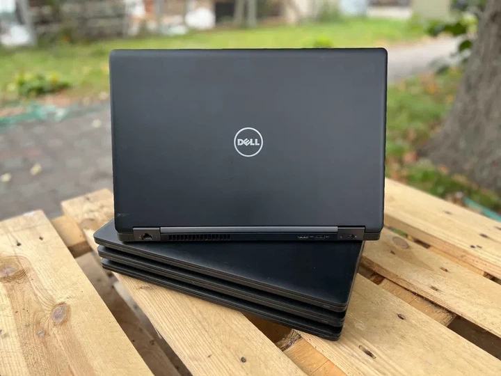 Ноутбук Dell Latitude 5580 / 15.6" (1920х1080) IPS / Intel Core i3-7100U (2 (4) ядра по 2.4 GHz) / 8 GB DDR4 / 128 GB SSD / Intel HD Graphics 620 / WebCam / Win 10 Pro - Б/В - Фото 7 Ноутбук Dell Latitude 5580 / 15.6" (1920х1080) IPS / Intel Core i3-7100U (2 (4) ядра по 2.4 GHz) / 8 GB DDR4 / 128 GB SSD / Intel HD Graphics 620 / WebCam / Win 10 Pro - Б/В - зображення 7