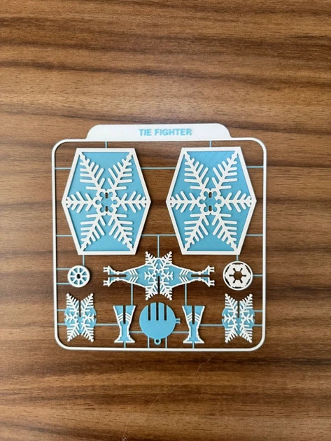 Збірна модель-конструктор зоряний винищувач TIE Fighter у святковому дизайні сніжинка. Aivory - изображение 3