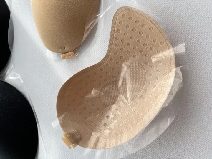 Силиконовый бюстгальтер Fly Bra без Push up Бежевый Чашка С (Б021) - Фото 2 Силиконовый бюстгальтер Fly Bra без Push up Бежевый Чашка С (Б021) - изображение 2