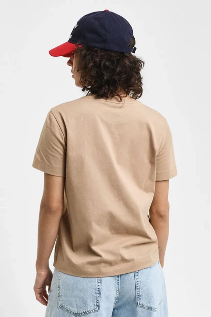 Жіноча бежева футболка REG SHIELD SS T-SHIRT Gant S 4200200 - изображение 2