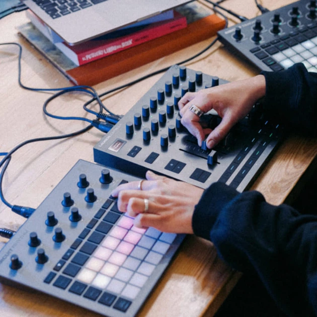 MIDI-клавіатура Novation Launch Control XL 3 - зображення 11