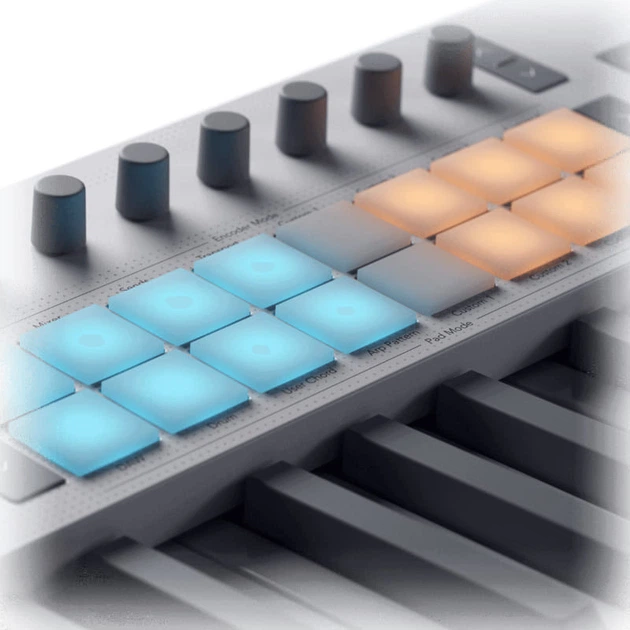 MIDI-клавіатура Novation Launchkey 49 MK4 Біла - зображення 9