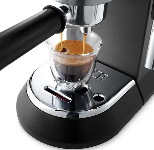Кавоварка еспресо Delonghi EC 685.BK - изображение 2