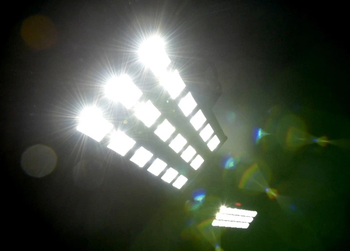 Reflektor sceniczny Light4Me LED UV 18x3W reflektor + stroboskop DMX (5907780148142) - obraz 7