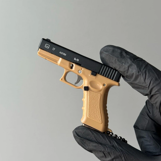 Брелок Glock 17 P18C Койот-Черный для ключей Разборный - Фото 1 Брелок Glock 17 P18C Койот-Черный для ключей Разборный - изображение 1
