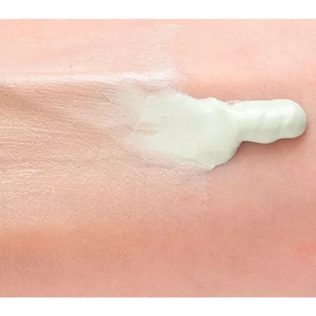 Коректовий крем проти недосконалостей шкіри Erborian CC Red Correct spf 25 15 мл - Фото 3 Коректовий крем проти недосконалостей шкіри Erborian CC Red Correct spf 25 15 мл - зображення 3