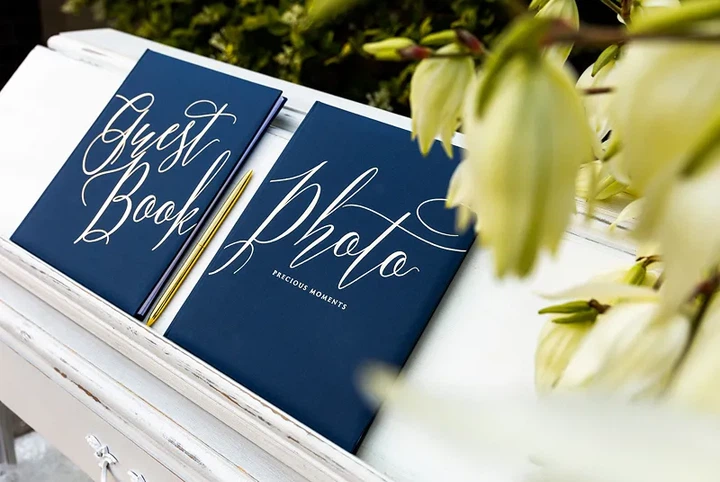 Книга гостей PartyDeco Guest book 20 x 24,5 см 22 картки Темно-синя (KWAP58-074) (5902230789203) - зображення 4