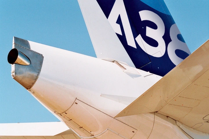 Збірна модель Revell Літак Airbus A380 Перший політ 1:144 RVL-04218 (4009803042183) - зображення 5