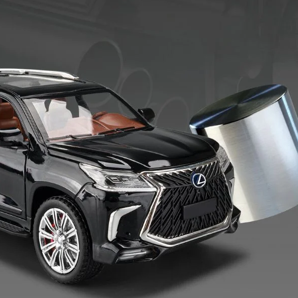 Моделька машини Lexus LX570 в маштабі 1:24, має звукові та світлові ефекти і рухомі деталі - зображення 5