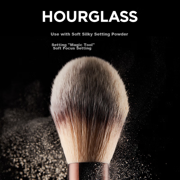 Двусторонняя кисть HOURGLASS Soft Light для румян и рассыпчатой пудры, многофункциональная - Фото 4 Двусторонняя кисть HOURGLASS Soft Light для румян и рассыпчатой пудры, многофункциональная - изображение 4