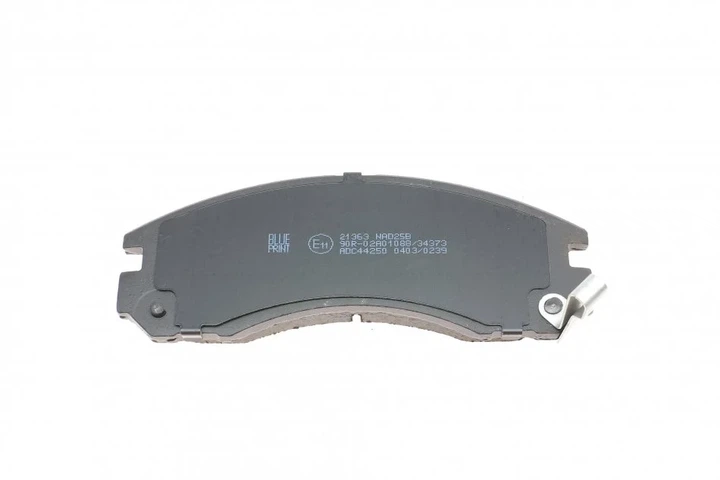 Колодки гальмові BLUE PRINT ADC44250 Mitsubishi Lancer, Outlander, Pajero, Galant, L200 MZ690568, MZ690562, MB857837 - зображення 2