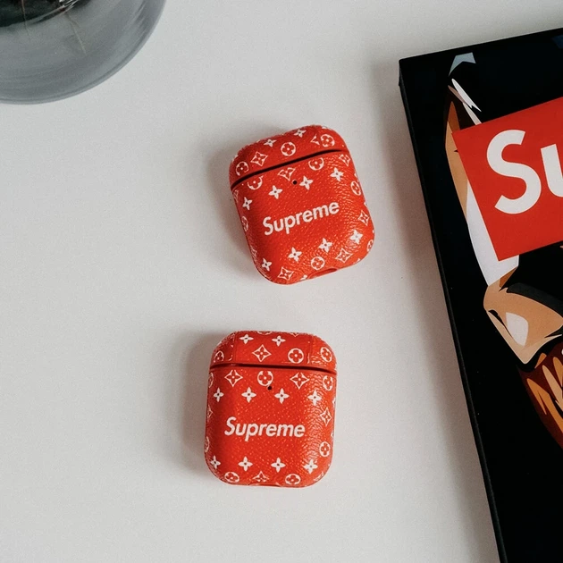 Футляр для навушників Airpods 1 2 пластиковий силіконовий червоний Supreme Red з карабіном - зображення 3