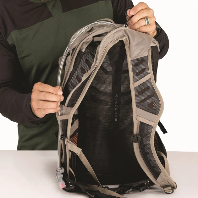 Рюкзак Osprey Raptor 14 чорний з гідрататором (14L обєм) - изображение 4