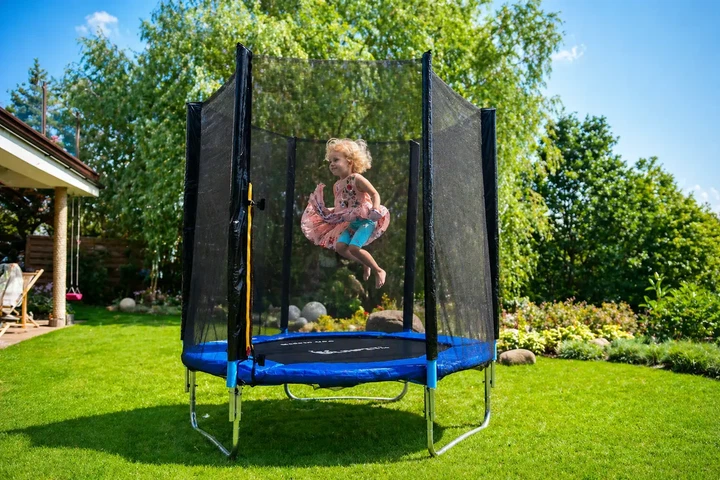 Батут садовий FunFit 183 см (6 ft) із зовнішньою захисною сіткою та драбиною (Польща) - Фото 8 Батут садовий FunFit 183 см (6 ft) із зовнішньою захисною сіткою та драбиною (Польща) - изображение 8