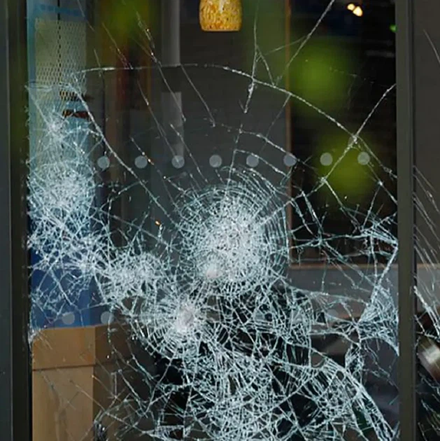 Бронеплёнка на окна Armolan Safety 8mil размер 50см х 152см толщина 226мкм - изображение 8