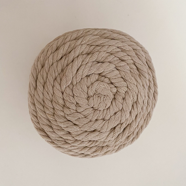 Шнур кручений для макраме YarnArt macrame rope 5мм бежевий 500г (№753) - изображение 3