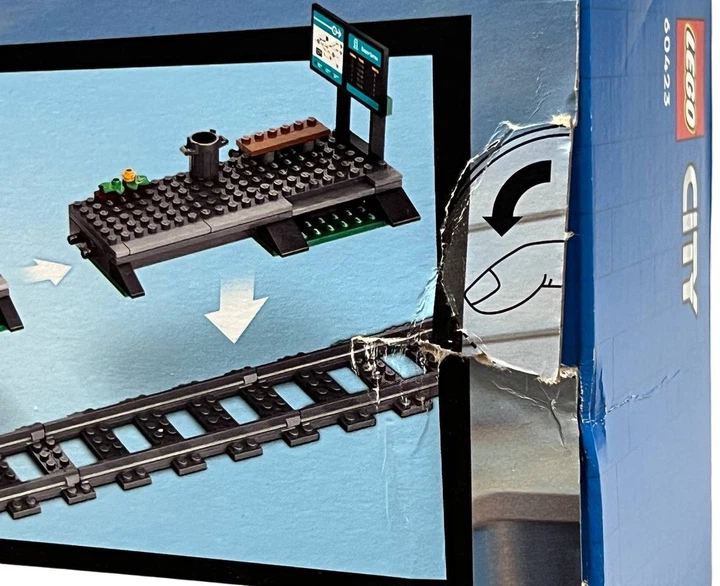 Zestaw klocków LEGO City Tramwaj miejski ze stacją 811 elementów (60423) (955555914698798) - Outlet - obraz 2