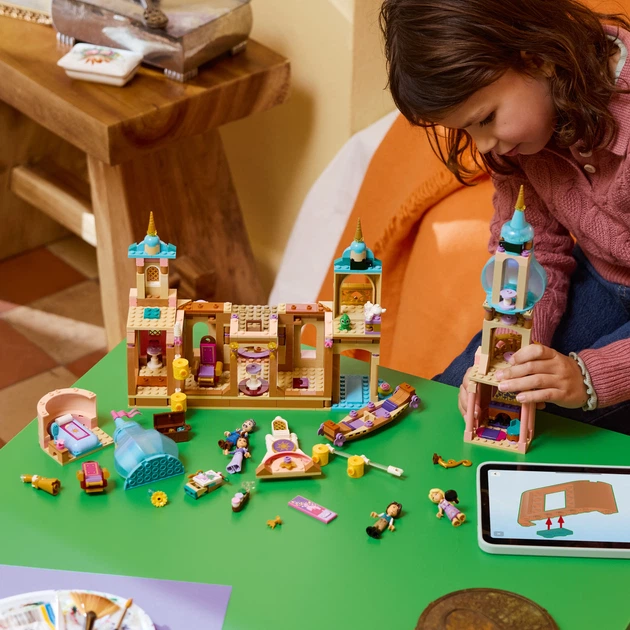 Конструктор LEGO Disney Princess Замок Рапунцель 676 деталей (43297) - зображення 7