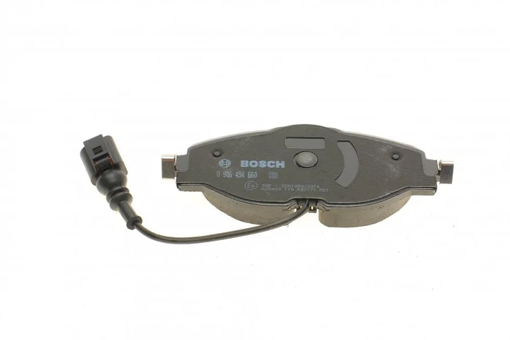 Комплект гальмівних колодок BOSCH 0 986 494 660 Audi A3, TT, Q3; Volkswagen Golf, Passat, Touran, Caddy, Tiguan, T-Roc; Seat Leon; Skoda Octavia, Superb, Karoq, Kodiaq 8V0698151D, 2K5698151A, 8V0698151S - изображение 4