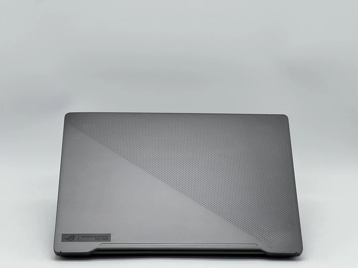 Ноутбук Asus ROG Zephyrus Ga401IV / 14 IPS 1920x1080 60Гц / AMD Ryzen 9 4900HS / 16GB / 960GB / NVIDIA GeForce RTX 2060 Max - Q Design / - Фото 5 Ноутбук Asus ROG Zephyrus Ga401IV / 14 IPS 1920x1080 60Гц / AMD Ryzen 9 4900HS / 16GB / 960GB / NVIDIA GeForce RTX 2060 Max - Q Design / - зображення 5