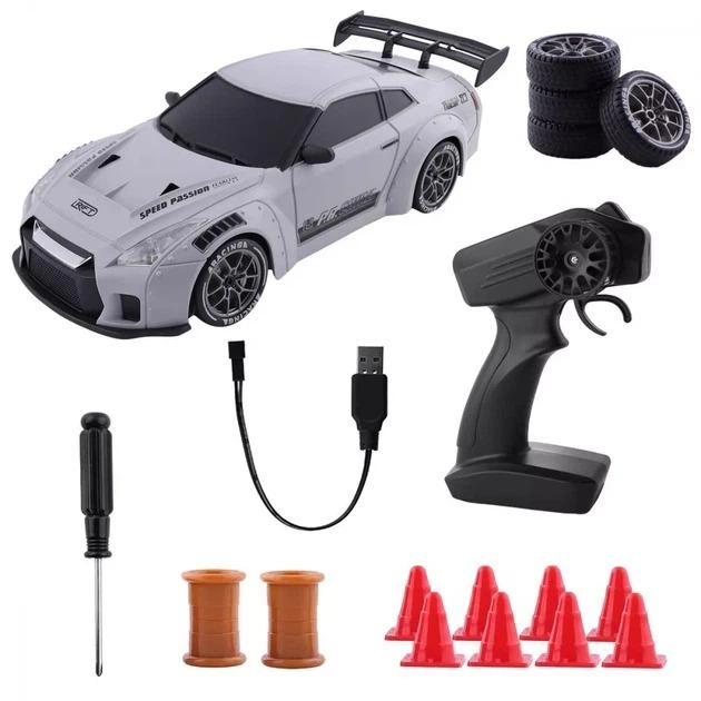 Радиоуправляемая дрифт машина Nissan GT-R 1:24 Power Motors 4WD с конусами и сменными колесами PM3425-1 - Фото 3 Радиоуправляемая дрифт машина Nissan GT-R 1:24 Power Motors 4WD с конусами и сменными колесами PM3425-1 - изображение 3