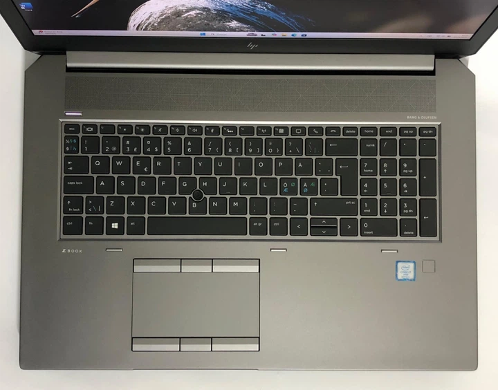 Ноутбук HP ZBook 17 G6 - 17,3" FullHD IPS / i7-9850H / 32gb / 1tb ssd / nVidia Quadro RTX 3000, 6GB / Windows 11 Pro, Б/в - Фото 3 Ноутбук HP ZBook 17 G6 - 17,3" FullHD IPS / i7-9850H / 32gb / 1tb ssd / nVidia Quadro RTX 3000, 6GB / Windows 11 Pro, Б/в - зображення 3