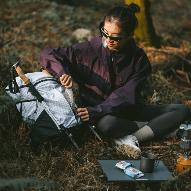 Рюкзак туристичний Naturehike Helium CNK2300BB017, 25 л, білий - Фото 6 Рюкзак туристичний Naturehike Helium CNK2300BB017, 25 л, білий - зображення 6