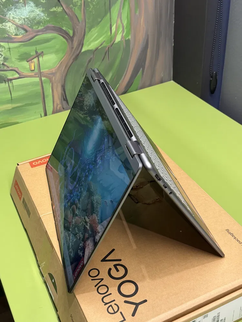 Ультрабук-трансформер Б-клас Lenovo Yoga 7 2in1 / 16" (1920x1200) IPS Touch / Intel Core Ultra 7 256V (8 ядер по 2.2 - 4.8 GHz) / 16 GB DDR5 / 1000 GB SSD / Intel Arc 140V GPU / WebCam / TouchID б/в - Фото 4 Ультрабук-трансформер Б-клас Lenovo Yoga 7 2in1 / 16" (1920x1200) IPS Touch / Intel Core Ultra 7 256V (8 ядер по 2.2 - 4.8 GHz) / 16 GB DDR5 / 1000 GB SSD / Intel Arc 140V GPU / WebCam / TouchID б/в - зображення 4